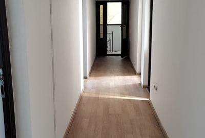 Apartament cu 4 camere decomandat în Băneasa - 8