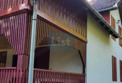 Casă cu Teren 2000 Mp în Răstolița - 2
