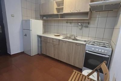 Nerva Traian- Garsoniera 42mp -decomandata -bloc 1989 - 9