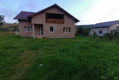 Casă în Dolhești - 10