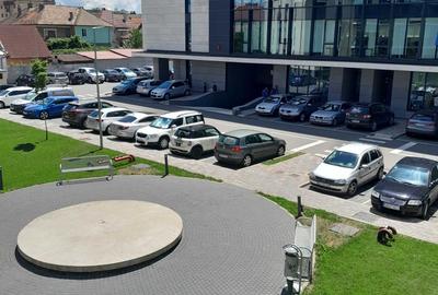 Apartament cu 3 camere decomandat în Exterior Vest - 1