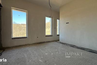 Casă cu 4 camere cu Teren 2977 Mp în Baciu - 1