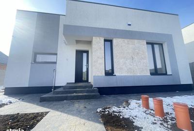 Casă cu 3 camere cu Teren 370 Mp în Berceni - 1