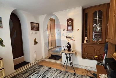 Casa duplex, 3 camere, curte, terasa, in zona linistita - 1