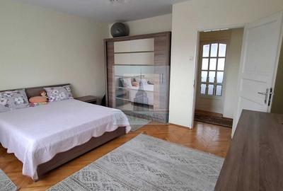 Apartament 3 camere in casa/vila, et. 1-zona Piata de Miercuri - 1