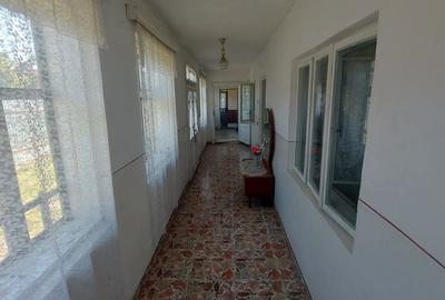 Casă cu 4 camere în Onești - 9