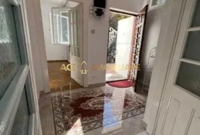 Casă cu 3 camere cu Canalizare în P-ța Muncii - 8