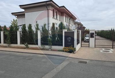 Casă cu 5 camere cu Teren 300 Mp în Ferme - 3