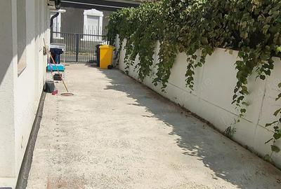 Casă cu 6 camere cu Teren 300 Mp în Central - 1