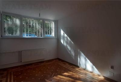 Spatii birou / comerciale de inchirat ,Universitate,  10 euro / mp - 13
