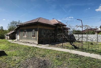 Casă cu 4 camere cu Teren 1634 Mp în Teslui - 6