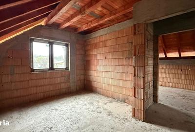 Casă cu 4 camere cu Teren 490 Mp în Jucu - 9