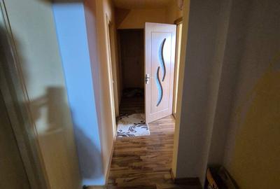 Apartament cu 4 camere decomandat în Central - 2
