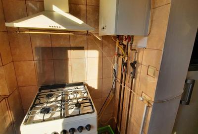 2 camere decomandat, zona Dacia, etaj 3/4 - 4