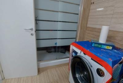 Apartament cu 2 camere decomandat în Micro 6 - 9