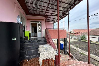 Casă cu 4 camere cu Teren 700 Mp în Central