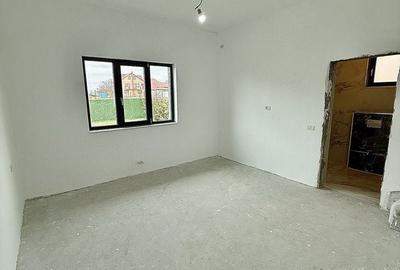 Casă cu 4 camere cu Teren 430 Mp în Cumpăna