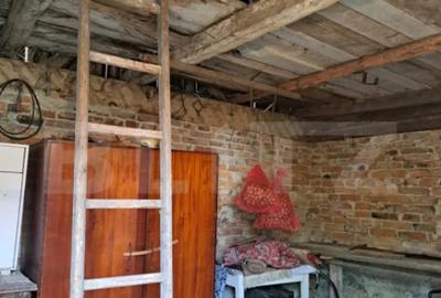 Casă cu 4 camere cu Canalizare în Central - 7