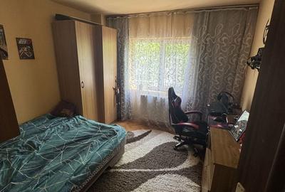 Apartament cu 3 camere decomandat în Micro 16 - 1
