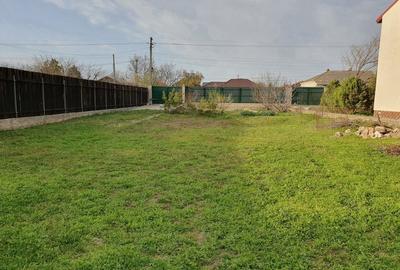 Teren de 1300 mp, în Poiana - 2