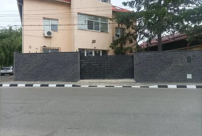 Spațiu comercial, de 115 mp, în Central - 8