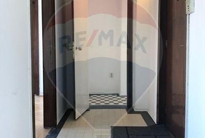 Apartament cu 4 camere nemobilat in P-ta Victoriei langa Orange - 26