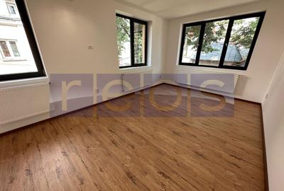 Casă individuală cu 5 camere cu Canalizare în Vitan - 4