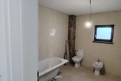 Casă cu 4 camere în Bucium - 1