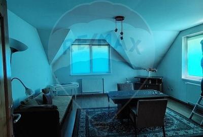 Casă / Vilă cu 8 camere de vânzare în zona Central - 20