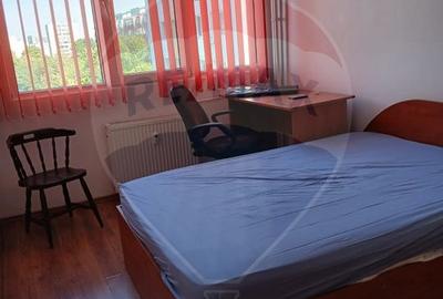 Apartament cu 3 camere, de inchiriat - Zona Piata Progresul - 14