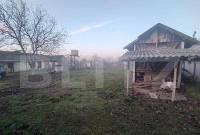 Casă cu 3 camere cu Teren 2200 Mp în Central - 2