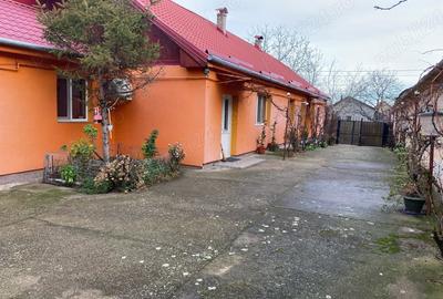 Casă cu 5 camere cu Teren 1348 Mp în Central - 1