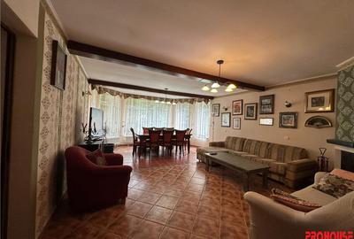 Casă cu 5 camere cu Teren 1596 Mp în Central - 7
