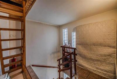 Locuinta cu caracter,doua niveluri,4 camere,terasa,garaj,curte,Centru Istoric Br - 14