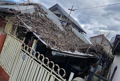 Casă cu 3 camere cu Teren 200 Mp în Central - 2
