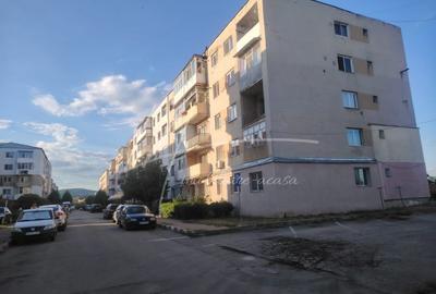 De vanzare -apartament situat in Babeni, judetul Valcea