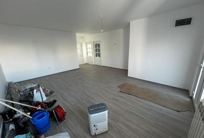 Casă individuală cu 4 camere cu Canalizare în Lumina - 1