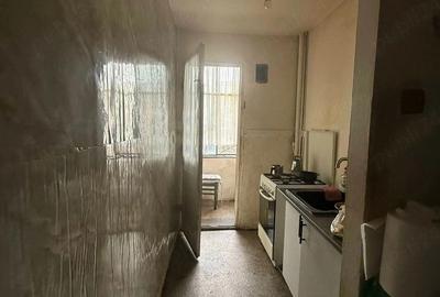 Apartament cu 3 camere semidecomandat în Central - 4