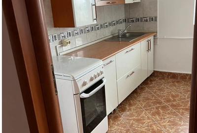 Inchiriez apt doua camere lux vis a vis de casa Poporului, decomandat, mobilat, vedere la parc Izvor - 3