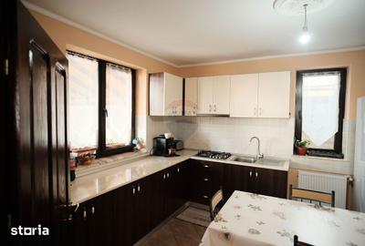 Casă cu 4 camere cu Teren 400 Mp în Central - 3