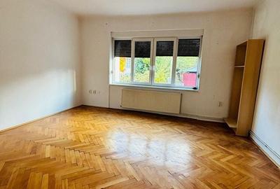 Apartament cu 3 camere în Andrei Mureșanu