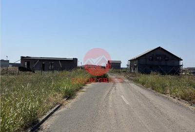 Teren de 735 mp, în Cumpăna