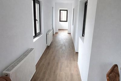 Casă cu 3 camere cu Teren 400 Mp în Glina