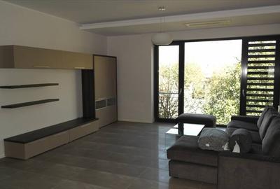 Apartament cu 3 camere decomandat, mobilat în Central - 1