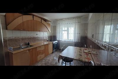 Apartament cu 2 camere semidecomandat în Micro 6
