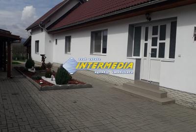 Casă individuală cu 5 camere cu Canalizare în Periferie