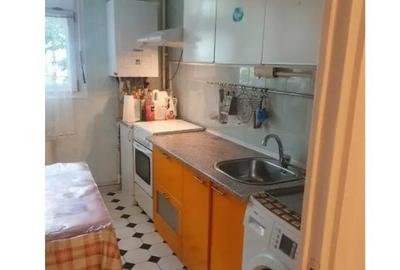 Apartament cu 4 camere decomandat în Titan - 2