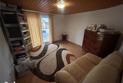 Casă cu 6 camere cu Teren 1375 Mp în Medieșu Aurit - 9