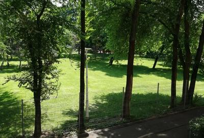 Apartament cu 3 camere semidecomandat în Constructorilor - 5