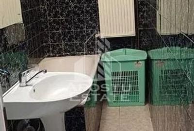 Apartament cu 2 camere, etaj 4 cu acoperis, zona Dacia - 6